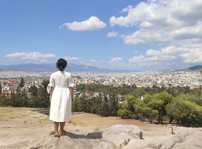 7 Spiritual Meanings of Dreaming of White Clothes