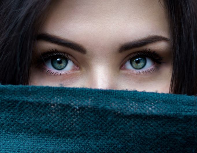 6 Spiritual Meanings of Dreaming of Eyeballs Falling Out