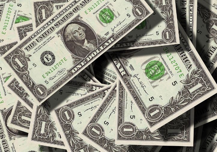 5 Spiritual Meanings of Dreaming of Losing Money