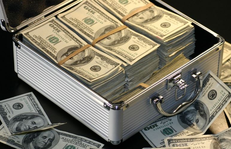 6 Spiritual Meanings of Dreaming of money going into a bank account