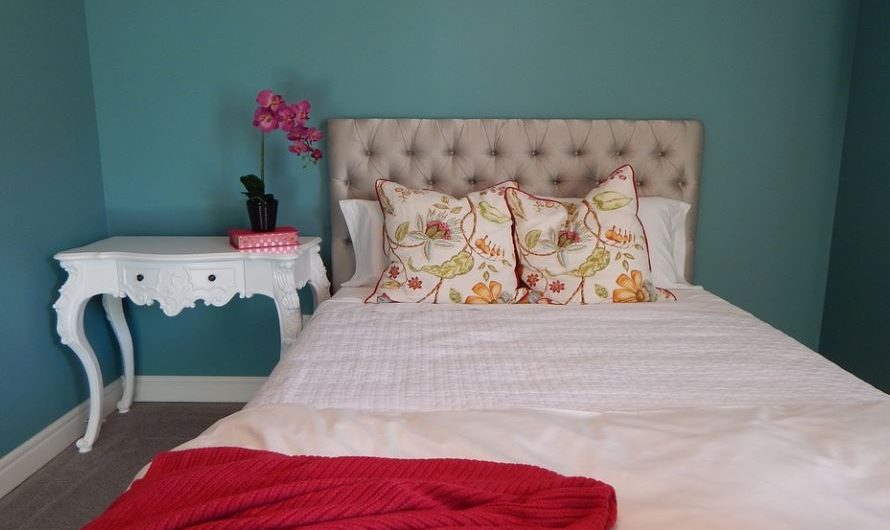 27 Spiritual Meanings of Dreaming of Pillows