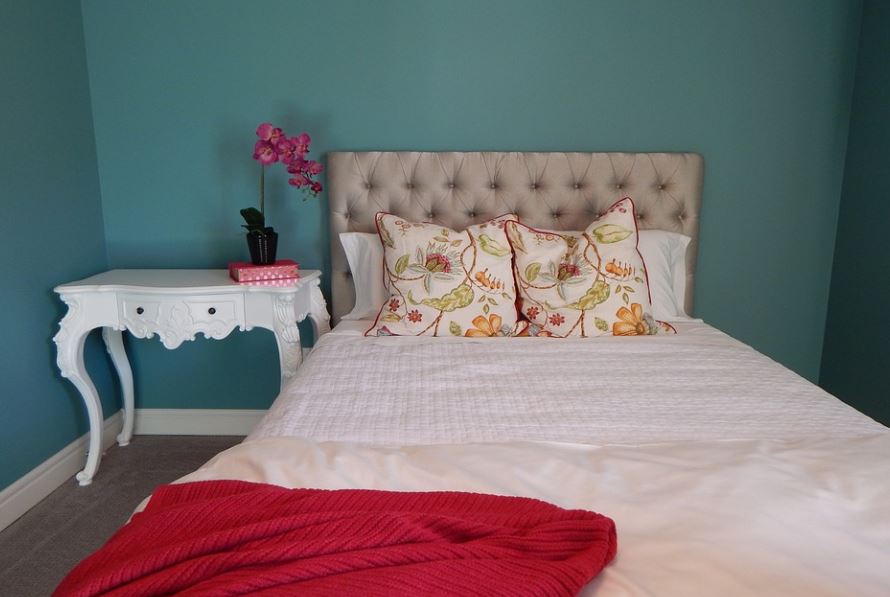 27 Spiritual Meanings of Dreaming of Pillows