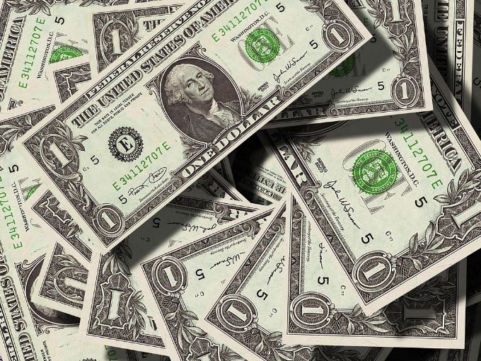 6 Spiritual Meanings of Dreaming of Making Money