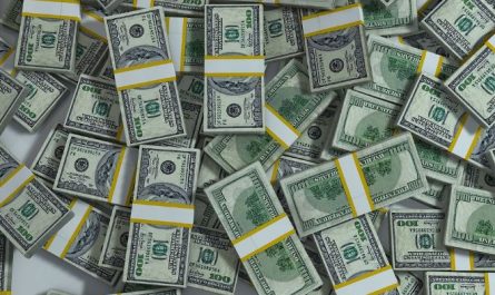6 Spiritual Meanings of Dreaming of Losing Money