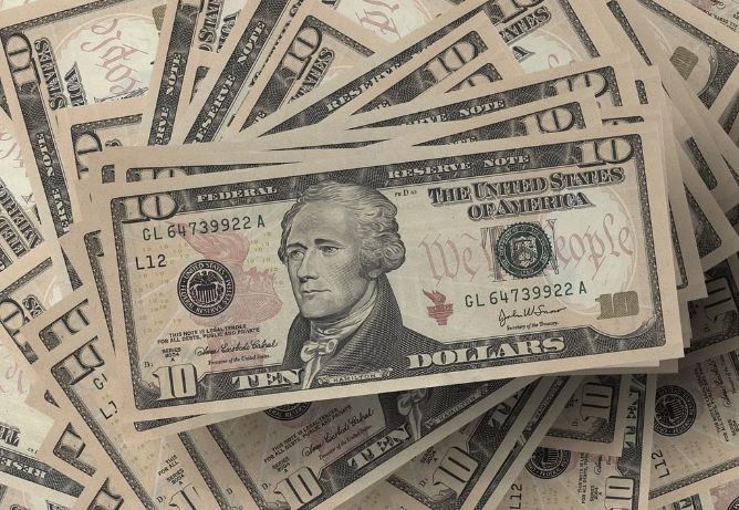 6 Spiritual Meanings of Dreaming of Foreign Currency