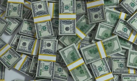 6 Spiritual Meanings of Dreaming of Eating Money