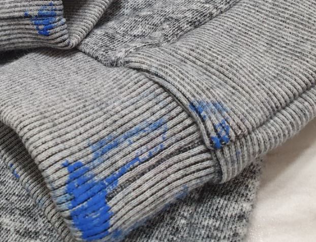 6 Spiritual Meanings of Dreaming of Dirty Clothes