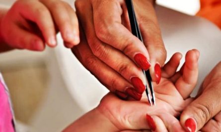 7 Spiritual Meanings of Dreaming of Thorns on Hands