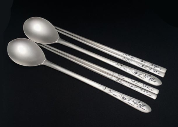 7 Spiritual Meanings of Dreaming of a Silver Spoon
