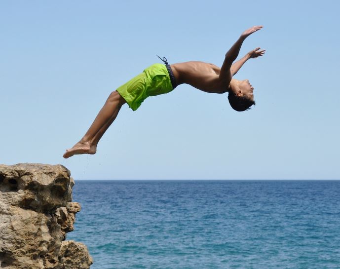 7 Spiritual Meanings of Dreaming of Diving