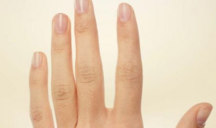 6 Spiritual Meanings of Dreaming of Broken Fingers
