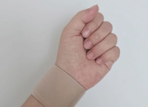 6 Spiritual Meanings of Dreaming of Grasping the Wrist