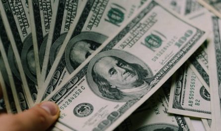 6 Spiritual Meanings of Dreaming of $10 million