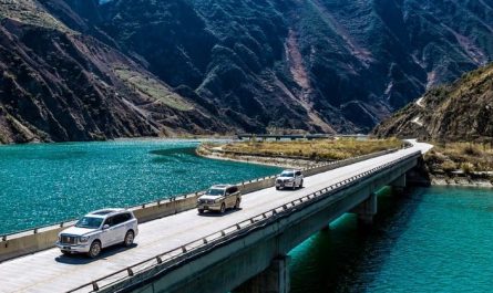 6 Spiritual Meanings of Dreaming of Reversing a Car