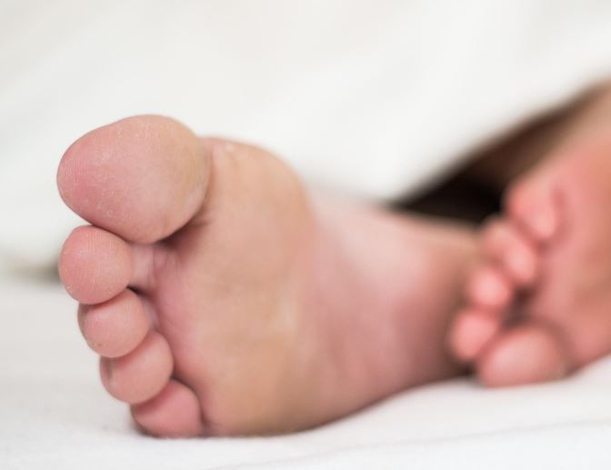 6 Spiritual Meanings of Dreaming about smelly feet