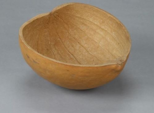 6 Spiritual Meanings of Dreaming of a Wooden Bowl
