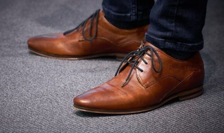 6 Spiritual Meanings of Dreaming of Wearing Shoes
