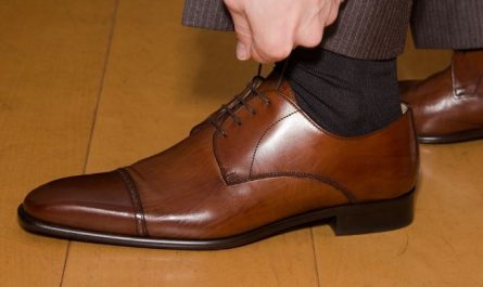 6 Spiritual Meanings of Dreaming of Receiving Shoe Gifts
