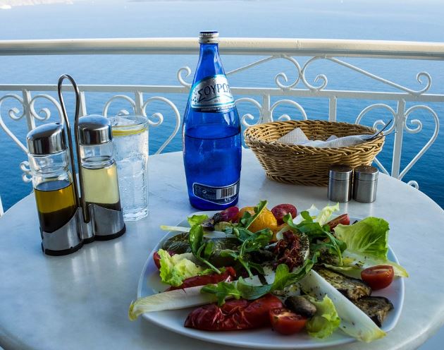 6 Spiritual Meanings of Dreaming of Delicious Food