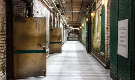 5 Spiritual Meanings of Dreaming about getting out of prison