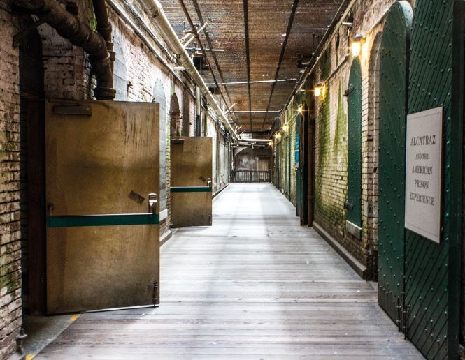 5 Spiritual Meanings of Dreaming about getting out of prison