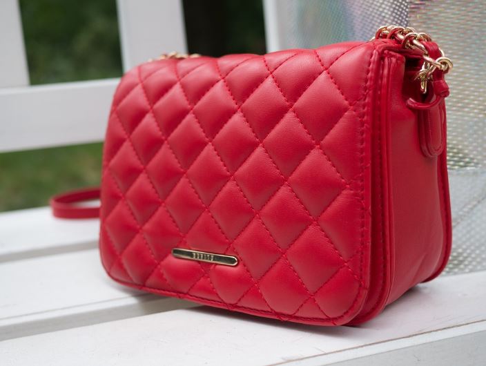 6 Spiritual Meanings of Dreaming of a Red Bag