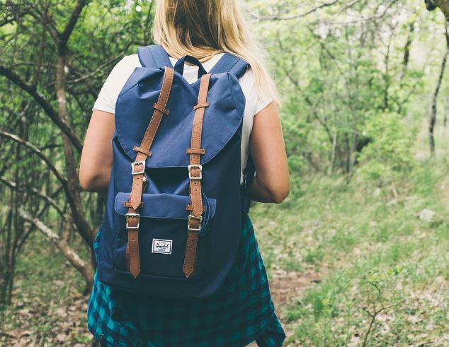 6 Spiritual Meanings of Dreaming of Blue Bags