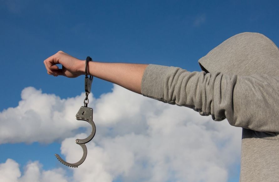 19 Spiritual Meanings of Dreaming about handcuffs