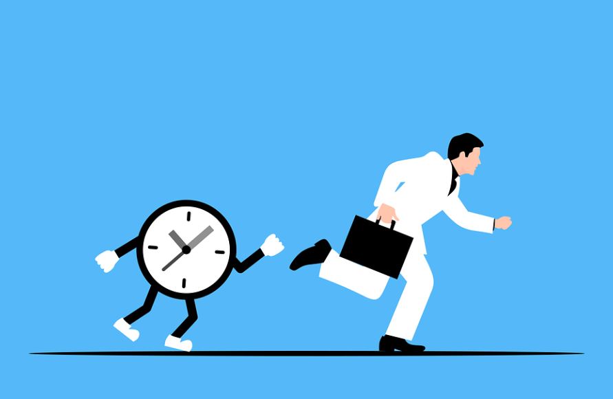 18 Spiritual Meanings of Dreaming about being late