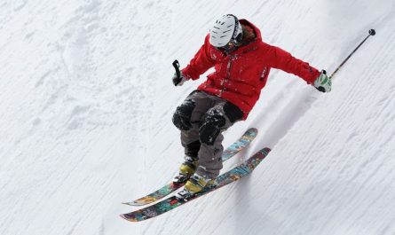 18 symbolic meanings of dreaming about skiing