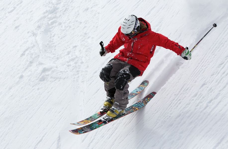 18 symbolic meanings of dreaming about skiing