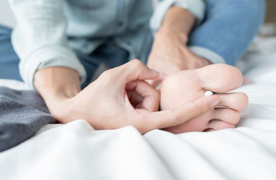 16 symbolic meanings of dreaming of athlete's foot