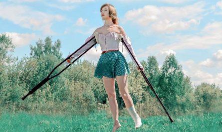 17 symbolic meanings of dreaming of crutches