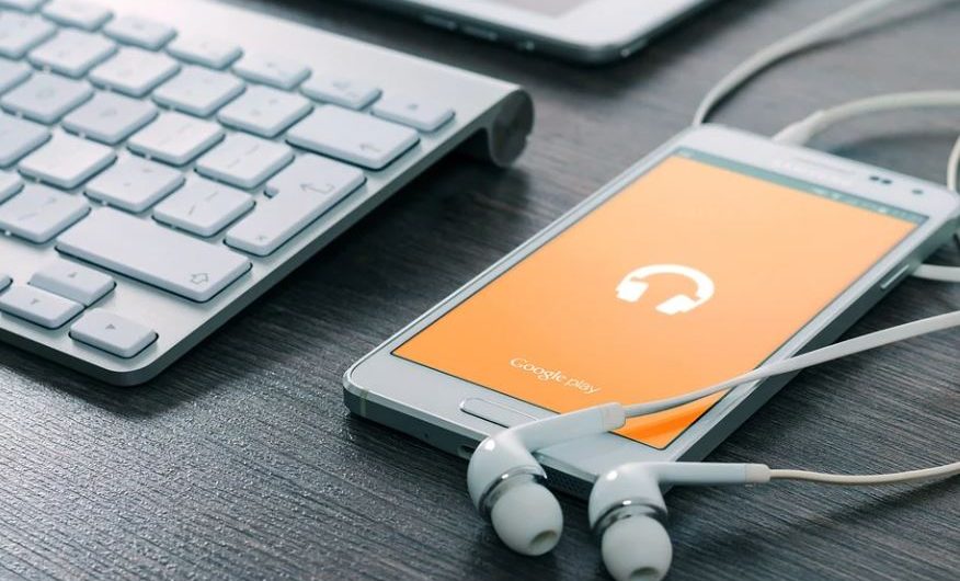 20 symbolic meanings of dreaming of headphones