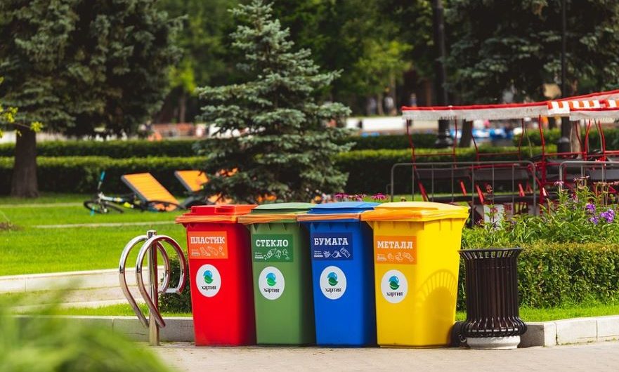 21 symbolic meanings of dreaming about trash cans