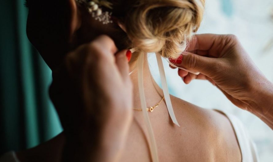 19 Spiritual Meanings of Dreaming of tying hair