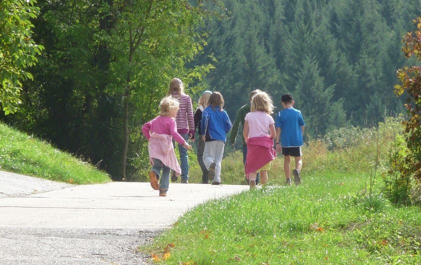 17 Spiritual Meanings of Dreaming of Going on a Picnic