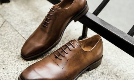 22 Spiritual Meanings of Dreaming of Shoes