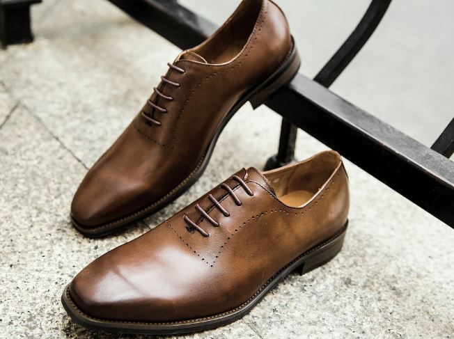 22 Spiritual Meanings of Dreaming of Shoes