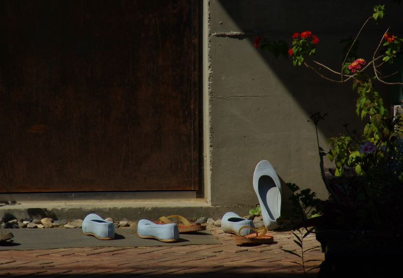 20 Spiritual Meanings of Dreaming of Rubber Shoes