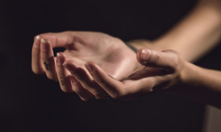 19 Spiritual Meanings of Dreaming about nails falling out