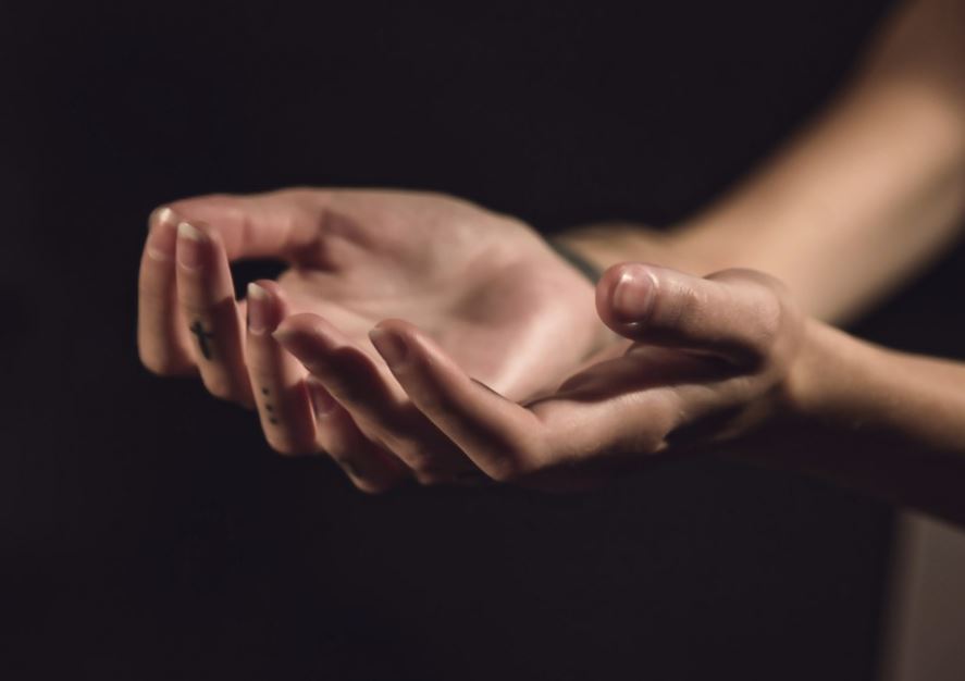 19 Spiritual Meanings of Dreaming about nails falling out