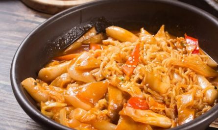 Dream about buying tteokbokki : Meaning & Interpretations