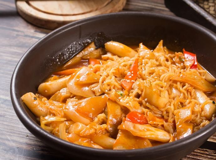 Dream about buying tteokbokki : Meaning & Interpretations