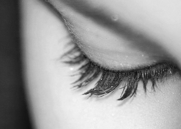Dreaming of eyelashes  : Meaning & Interpretations