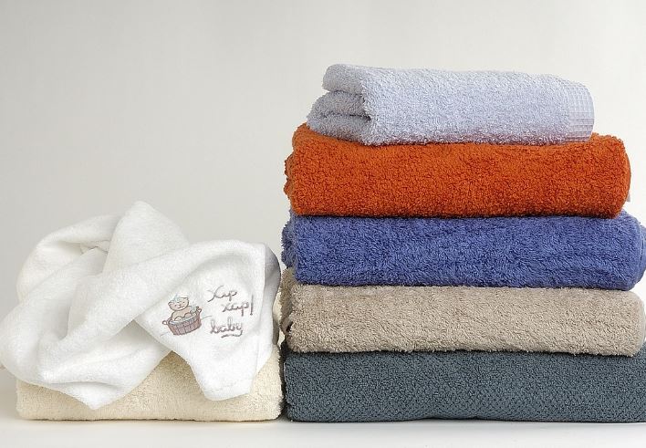 Dream about throwing away a towel : Meaning & Interpretations