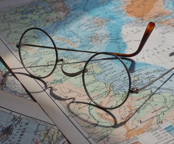 Dream About Glasses : Meaning & Interpretations