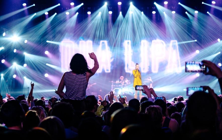 Dream about dating a celebrity : Meaning & Interpretations