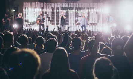 Dream about fighting with a celebrity : Meaning & Interpretations