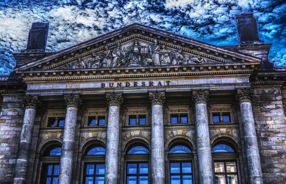 Dream about politicians : 8 Meaning & Interpretations